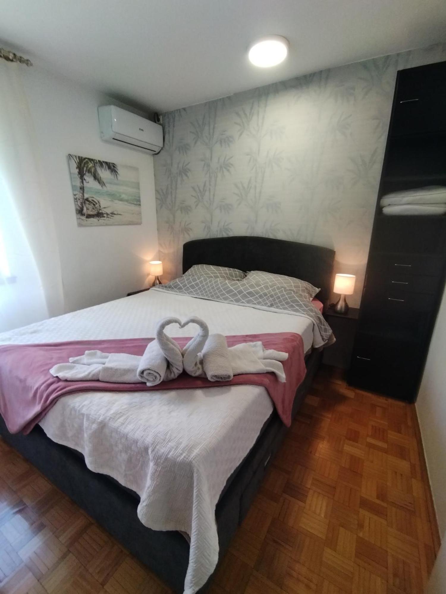 Apartment Mrc Bezanija Luaran gambar
